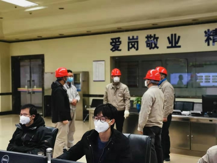 万众一心共克时艰，，，，，众志成城战胜疫情