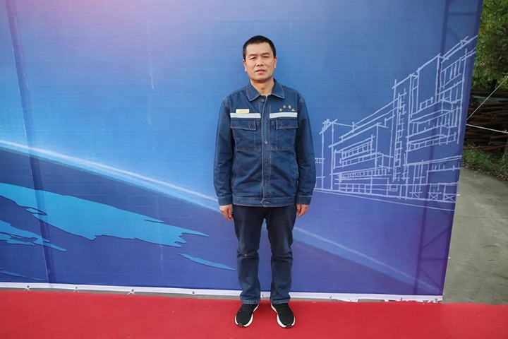 推行职责，，，，，，，勤于贡献——省十八届职工职业手艺大赛瓦斯检查工手艺状元吕茂飞在通俗岗位谱写新篇章