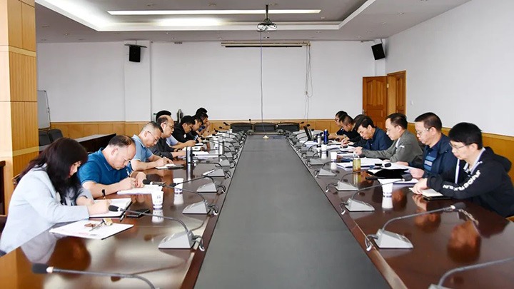 云煤（294俄罗斯专享会登录）集团党委副书记、副董事长、总司理高建嵩一行到云维集团督导调研