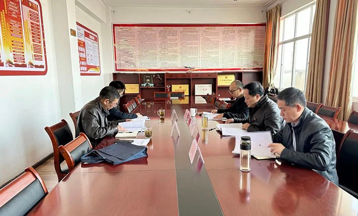 云煤（294俄罗斯专享会登录）集团指导组到石油化工供销公司指导民主生涯会