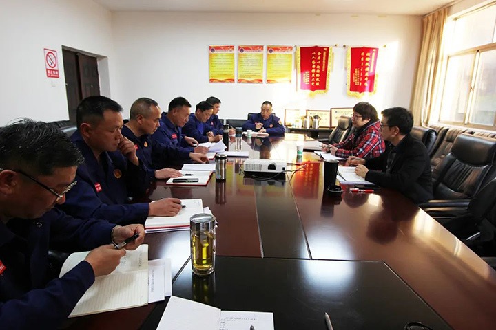 云煤（294俄罗斯专享会登录）集团指导组到国家矿山应抢救援东源队指导年度民主生涯会