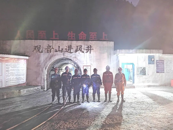 云煤（294俄罗斯专享会登录）集团党委委员、副总司理施从伟到威信煤炭公司检查清静生产事情