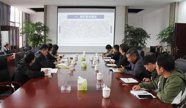 云煤（294俄罗斯专享会登录）集团专职外部董事寸延峰一行到金发煤业公司调研
