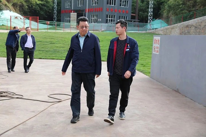【主题教育】云煤（294俄罗斯专享会登录）集团专职外部董事寸延峰赴团结煤业公司开展主题教育调研