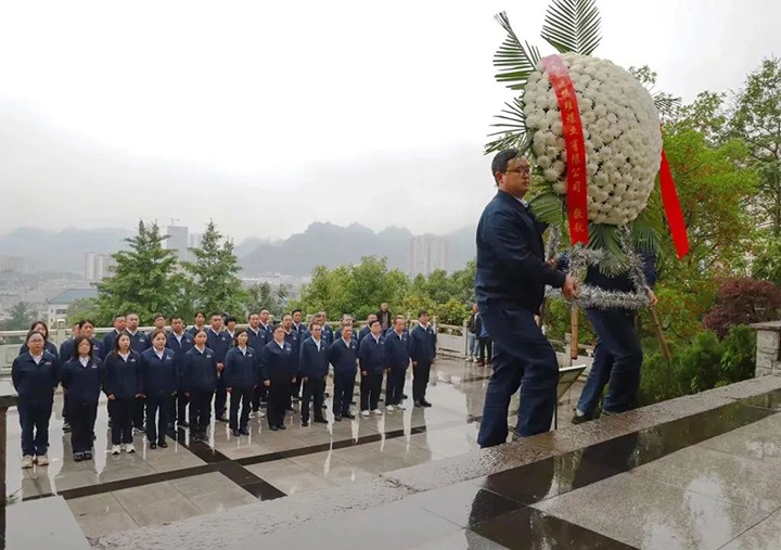 【云煤风范】镇雄煤业、294俄罗斯专享会登录地产、团结煤业公司开展主题党日运动