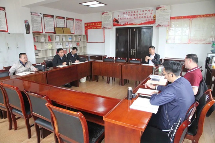 【主题教育】云煤（294俄罗斯专享会登录）集团党委委员、纪委书记、监察专员覃崇辉一行到后所煤矿公司开展主题教育调研