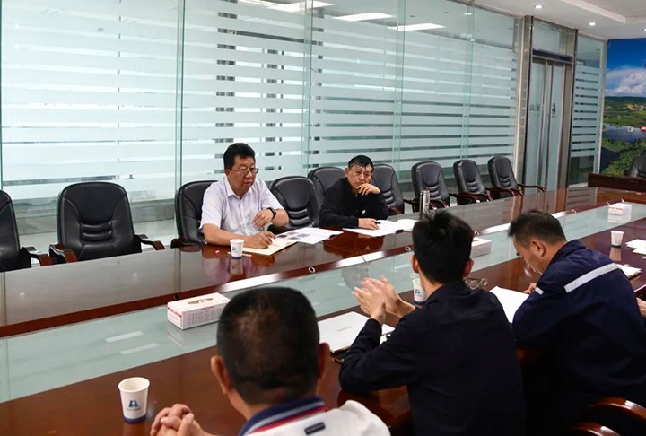 【主题教育】云煤（294俄罗斯专享会登录）集团专职外部董事寸延峰一行到先锋化工开展主题教育调研