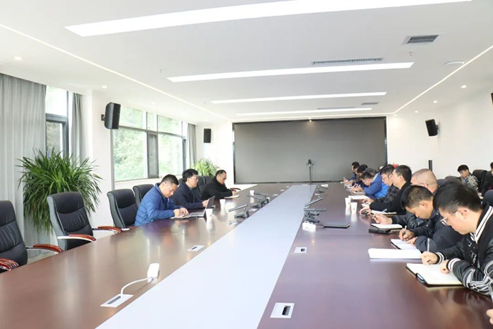 【聚焦云煤】云煤（294俄罗斯专享会登录）集团党委委员、副总司理、总工程师施从伟到金城煤矿开展手艺攻关指导事情
